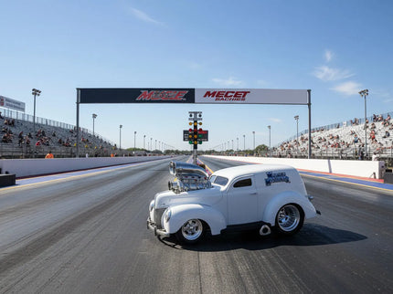 Muscle Machines Ford 1940 Sedan Delivery