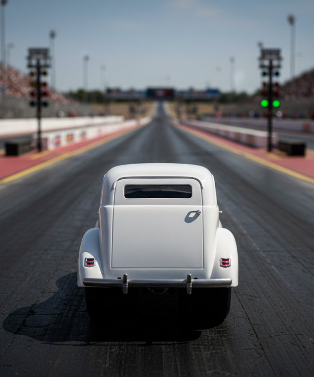Muscle Machines Ford 1940 Sedan Delivery