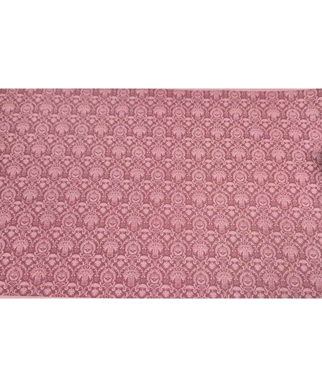 Puppenhaus-Tapete „Red Jacquard“ – Mini Mundus | Klassisches Jacquard-Ornament in tiefem Rot