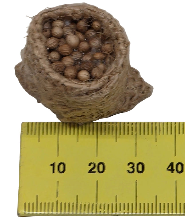 Nüsse im Jute Korb 1:12 – für das Puppenhaus