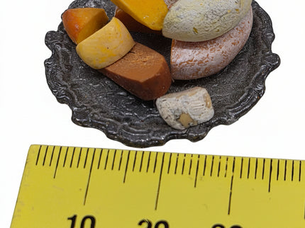Assortierte Käseplatte 1:12 Puppenhaus  Zubehör