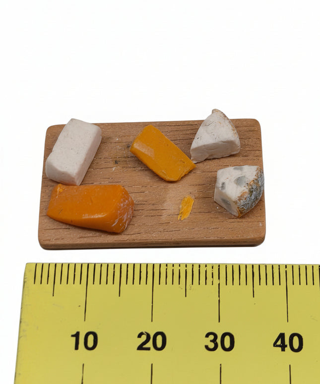 Assortierte Käseplatte 1:12 Puppenhaus  Zubehör