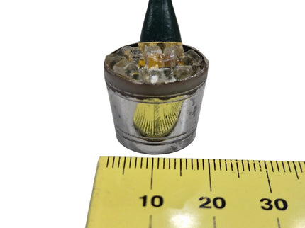 Diverse Glasflaschen mit Flüssigkeit 1:12 – für das Puppenhaus