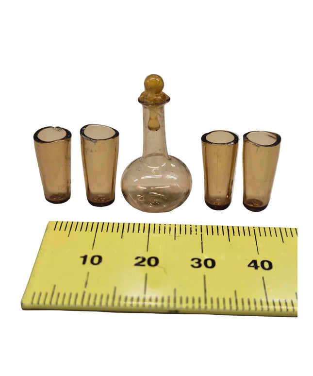 Flasche mit vier Gläser 1:12 – für das Puppenhaus
