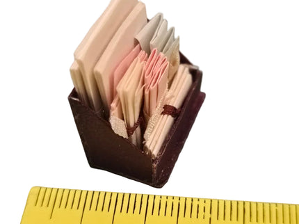 Papier Auslage für Puppenhaus 1:12