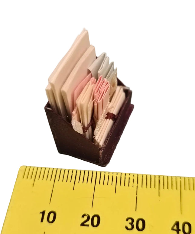 Papier Auslage für Puppenhaus 1:12