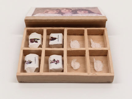 Seifenkästchen und Papierrollen Set für Puppenhaus 1:12