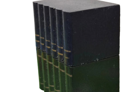 Bücher Set aus Holz für Bibliothek 1:12 – Puppenhaus Zubehör