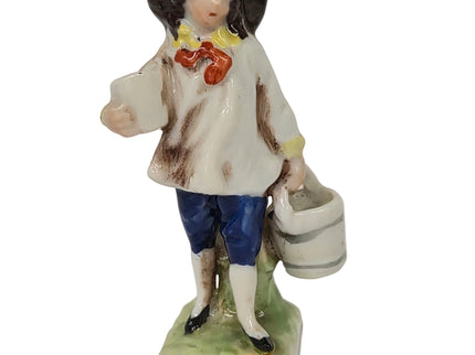 Porzellanfigur – Dame mit Korb im historischen Stil 1:12 – Puppenhaus