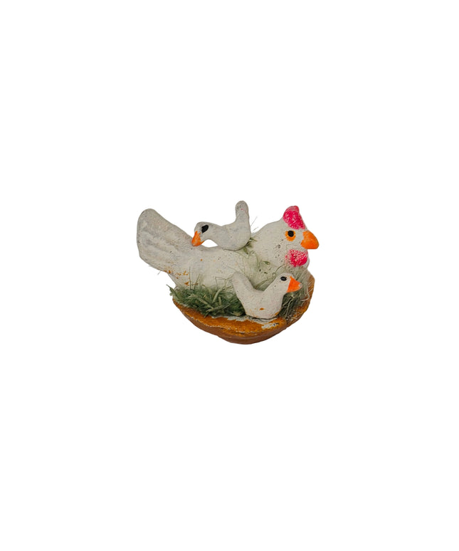 Huhn im Korb mit Küken – Puppenhaus 1:12