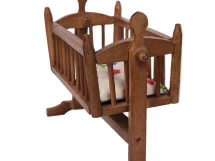 Holz-Wiege mit Bettwäsche – Puppenhaus 1:12