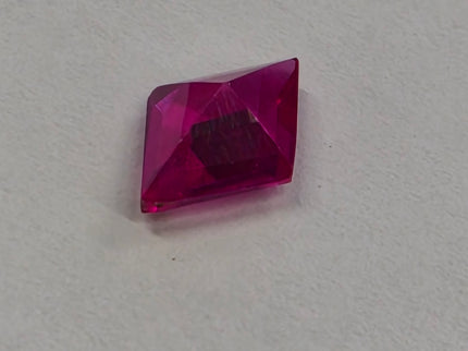 Synthetische Rubin konisch 6 x 8