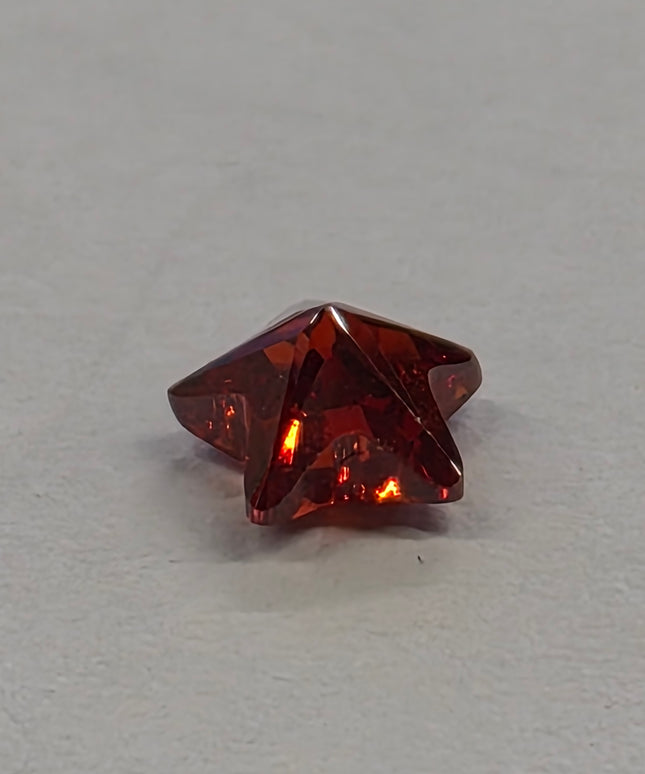Synthetischer Zirkonia – Farbe Granat – Sternform – 5 × 5 mm
