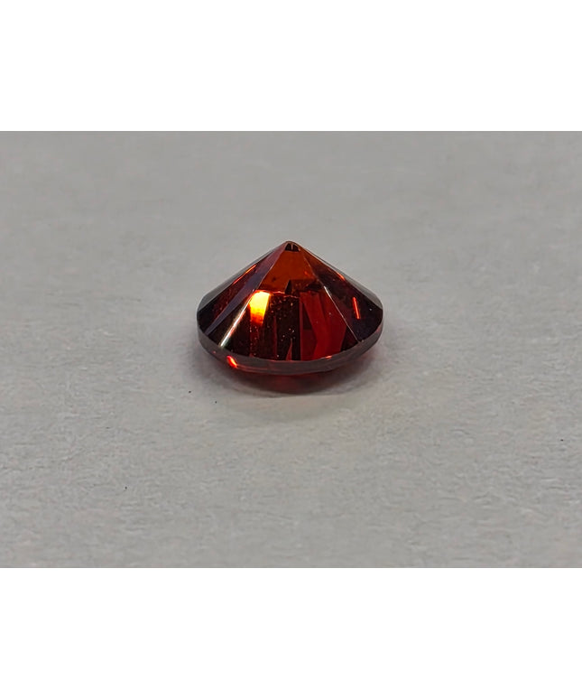 Synthetischer Zirkonia – Rund Facetiert 5mm Granatrot