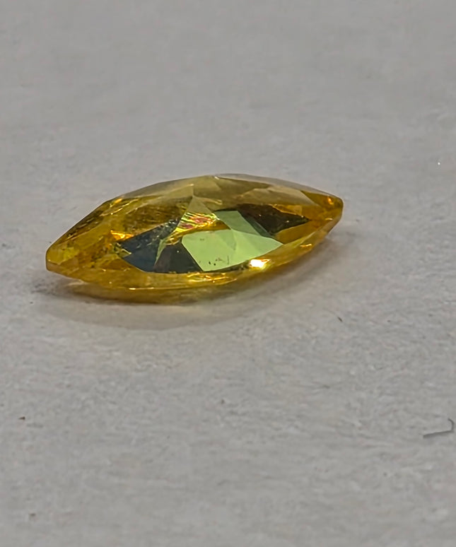 Synthetischer Zirkonia – Gelb Navette 5 x 2.5