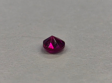 Synthetischer Zirkonia – Rund Facetiert 2mm Weiss und Rot
