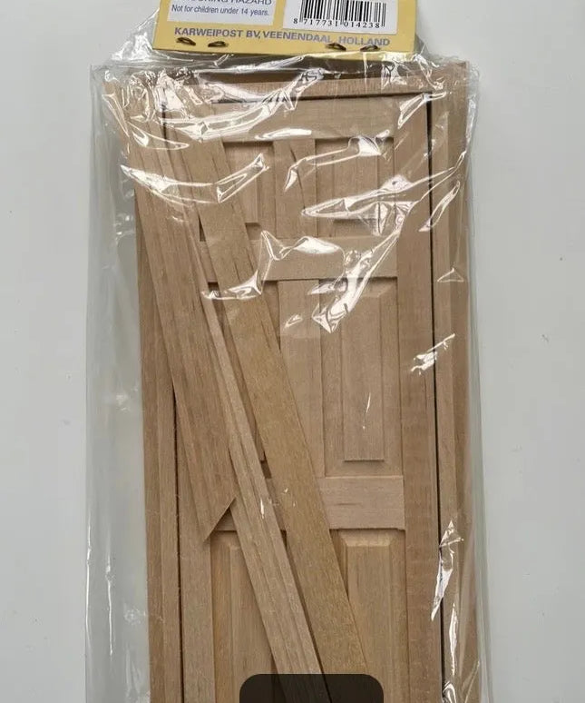 Holztür 1:12 mit Verzierung – Euro-Minis Puppenhaus Tür