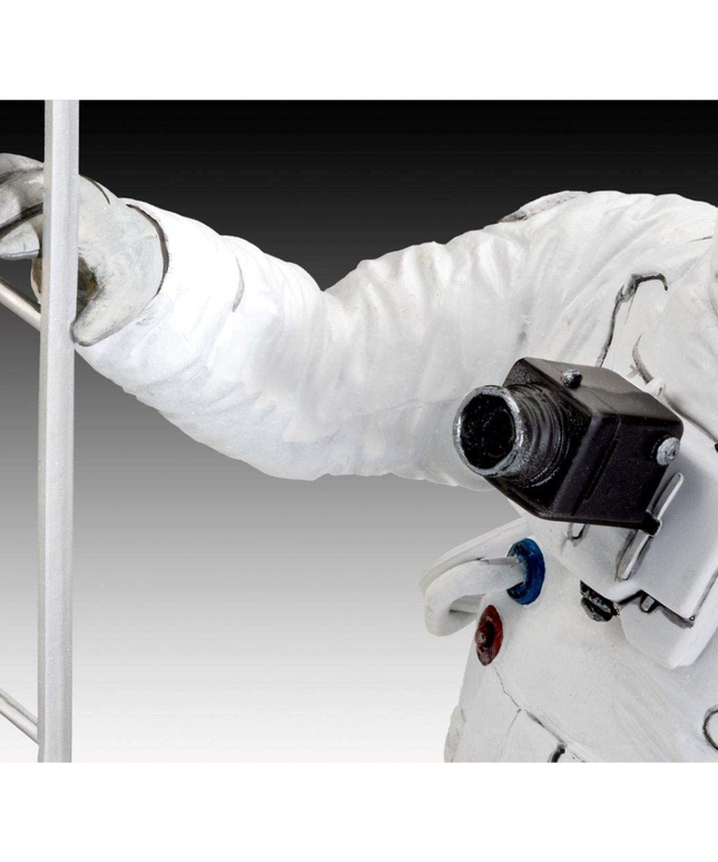 woo_src:https://ludibrium.ch/wp-content/uploads/2021/04/Astronaut_53.png