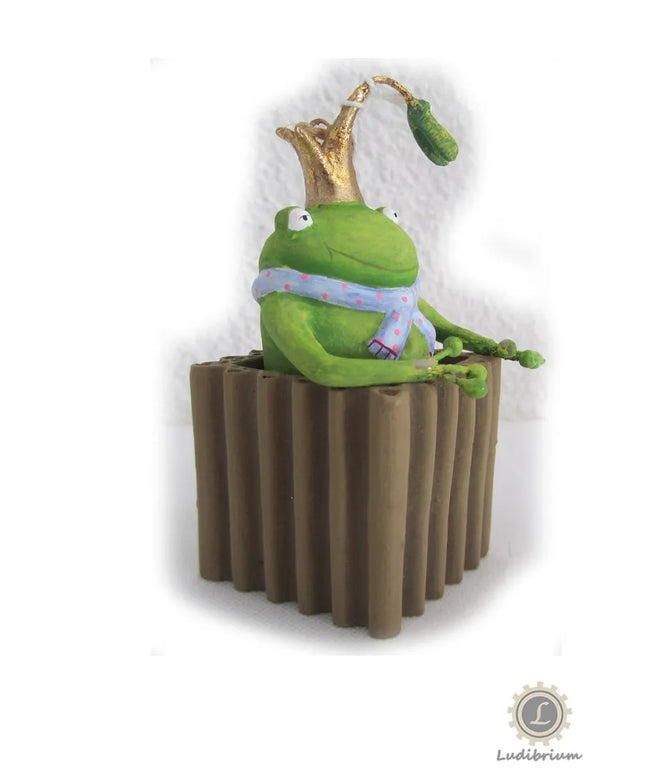 woo_src:https://ludibrium.ch/wp-content/uploads/2019/01/Frosch-in-kiste.jpg