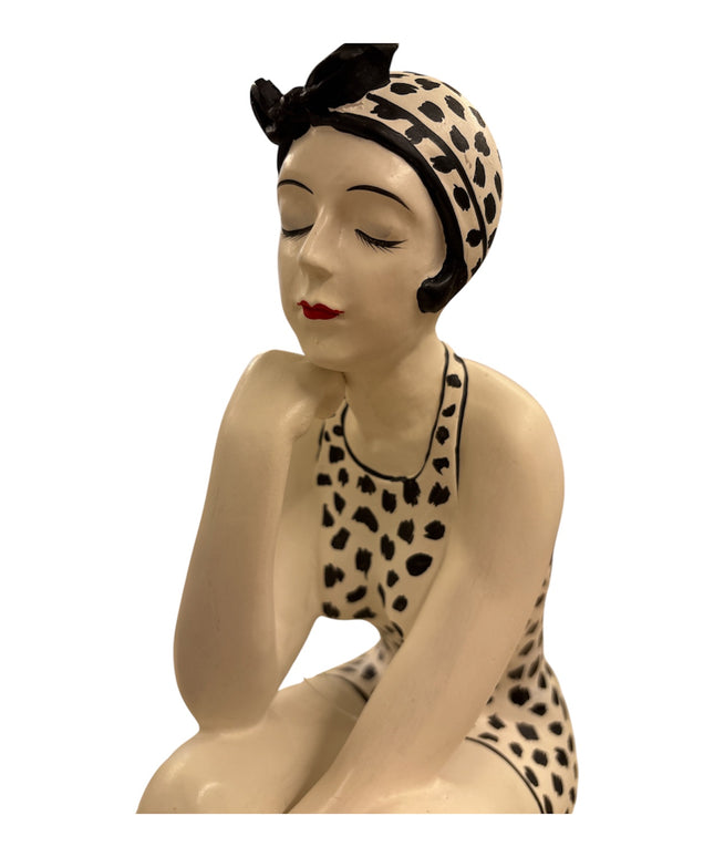 Badenixe Figur 35 cm auf Ball weiss schwarz handbemalt Dekofigur maritim gross (Kopie)