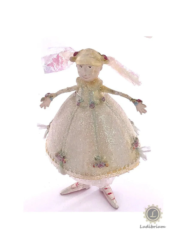 woo_src:https://ludibrium.ch/wp-content/uploads/2018/01/Polichenelle-Girl-Ornament.jpg
