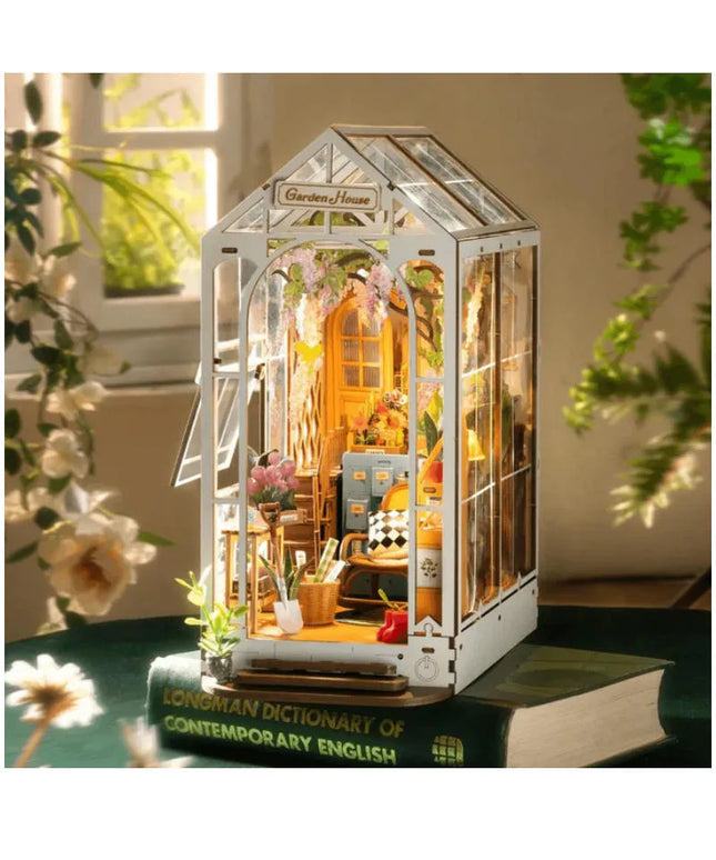 woo_src:https://ludibrium.ch/wp-content/uploads/2023/11/Rolife_Garden_House_1_TGB06.jpg