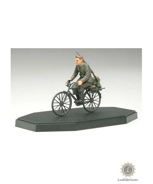 woo_src:https://ludibrium.ch/wp-content/uploads/2019/03/Soldat-mit-Fahrrad.jpg