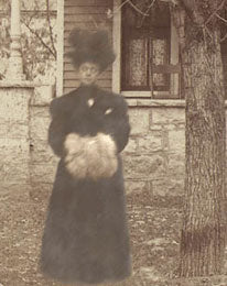 woo_src:https://ludibrium.ch/wp-content/uploads/2018/01/haunted-memories-wackelbild-portrait-der-ruhelose-geist.png