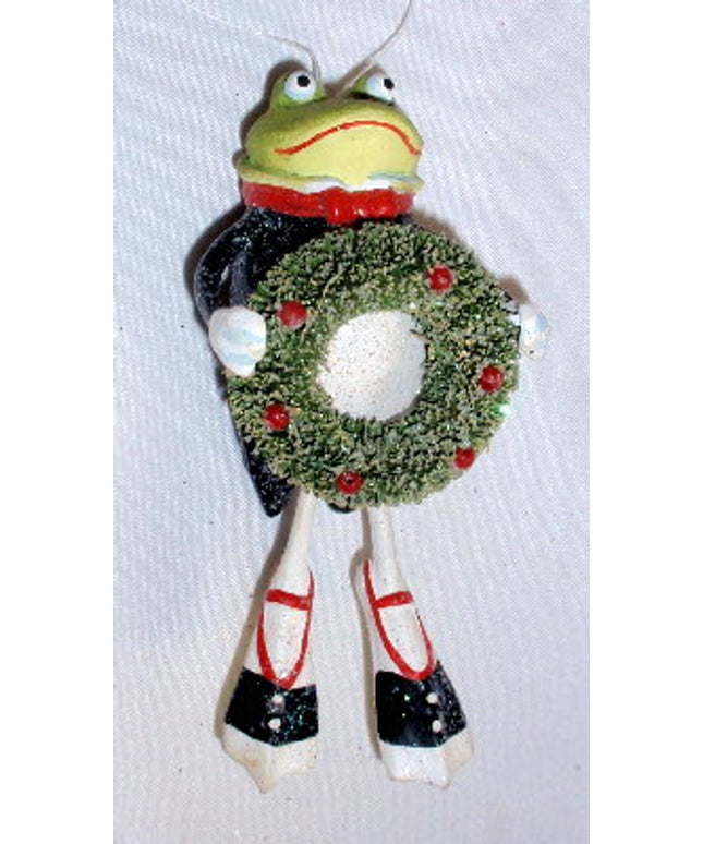 woo_src:https://ludibrium.ch/wp-content/uploads/2018/01/krinkles-frosch-frog-with-wreath.png