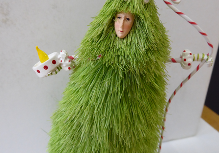 woo_src:https://ludibrium.ch/wp-content/uploads/2018/01/krinkles-tannenbaum-mit-stab-und-kerze-scaled.png