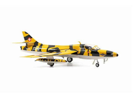 woo_src:https://ludibrium.ch/wp-content/uploads/2024/03/ludibrium-ace-Hawker-Hunter-T.Mk_.68.1.jpg
