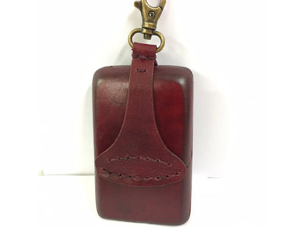 woo_src:https://ludibrium.ch/wp-content/uploads/2020/11/ludibrium%E2%80%93Leder-Visitenkarten-bordeaux-1.jpg