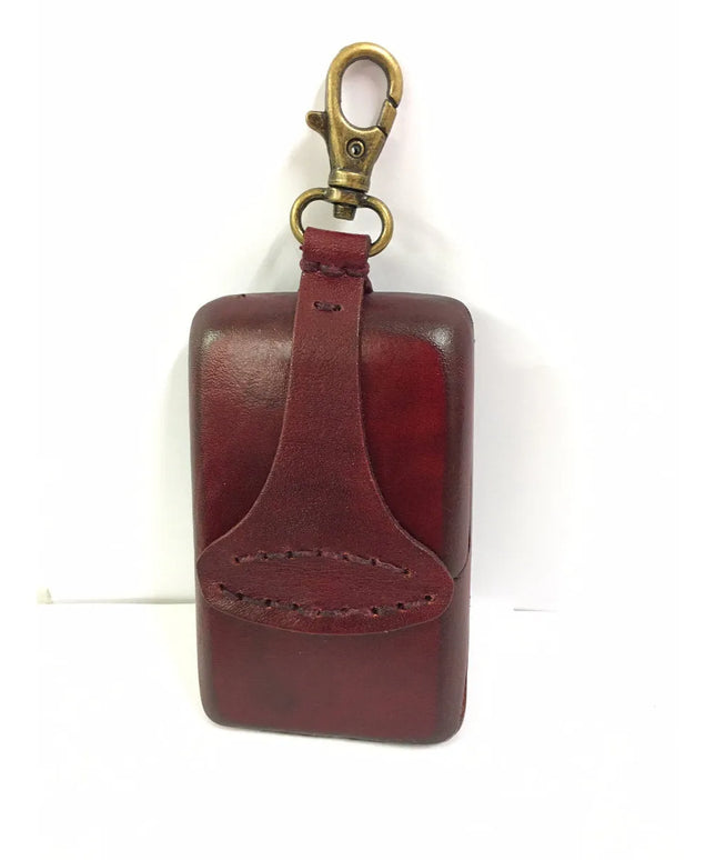 woo_src:https://ludibrium.ch/wp-content/uploads/2020/11/ludibrium%E2%80%93Leder-Visitenkarten-bordeaux-1.jpg