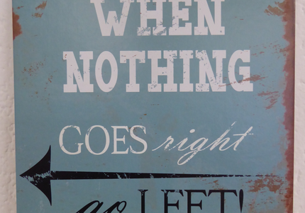woo_src:https://ludibrium.ch/wp-content/uploads/2018/01/schild-when-nothing-goes-right-scaled.png