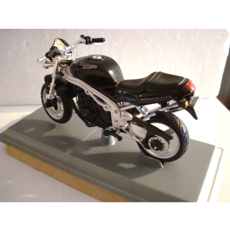 Ludibrium-Maisto - Triumph Speed Triple 955 schwarz 1:18 - Diecast Modell Motorrad 39342