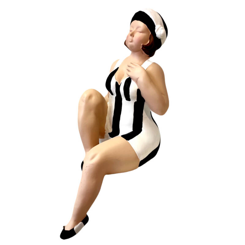 Ludibrium-Figur "Becky" sitzend - weiss mit schwarzen Streifen