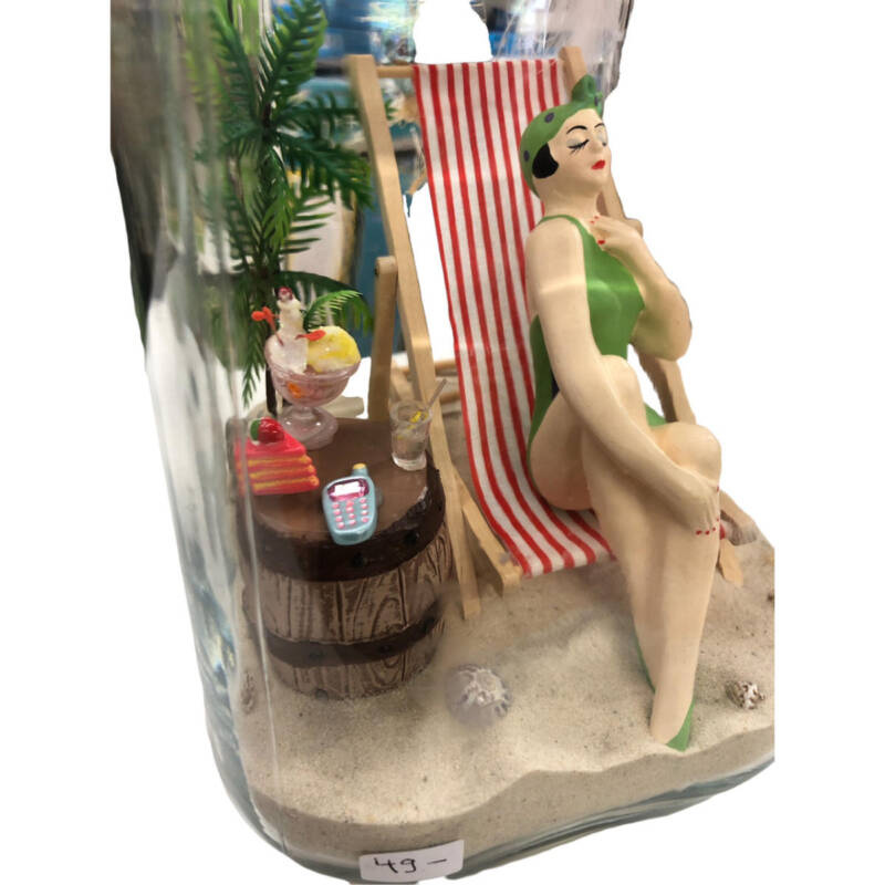 Badenixe mini im Glas mit Dekoration, Vintage Schönheit im grünen Badeanzug