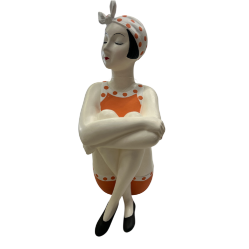 Badenixe, Vintage Schönheit in einem orangen Badeanzug
