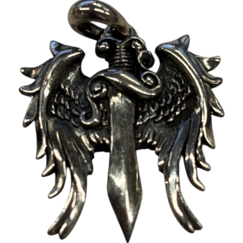 Anhänger Metall – Dolch mit Flügel, 4 x 3 cm